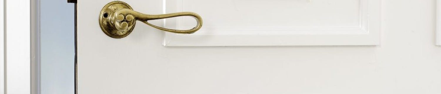 Peiliovi Tee peilit laakaoveen